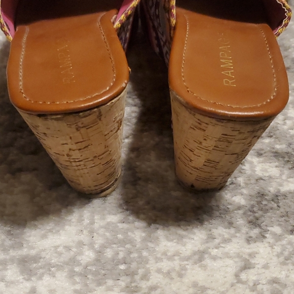 Super cute Rampage wedge sandal - Picture 4 of 6